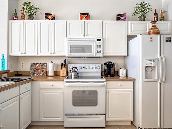 5th image of 15841 Marcello Cir #84