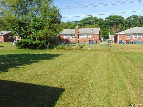 2nd image of 1958 Ackley Ave #163