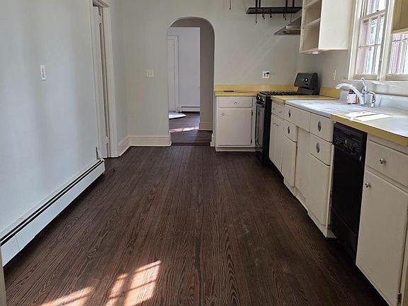 4th image of 370 Eggerts Crossing Rd