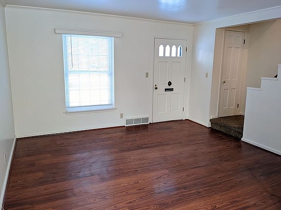 2nd image of 3807 Brewster St
