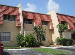 7 Canterbury Ln, Tamarac, FL 33319