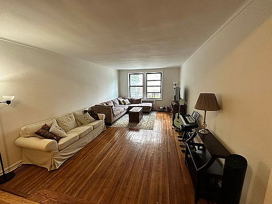 3rd image of 67-70 Yellowstone Blvd #1