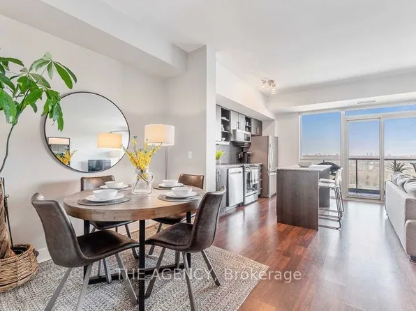 35 Brian Peck Cres #1504, Toronto, ON M4G 0A5