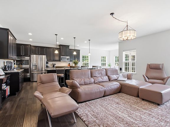 5th image of 3016 Monterey Ln
