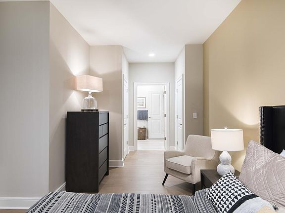 5th image of 1600 Race St #2X11