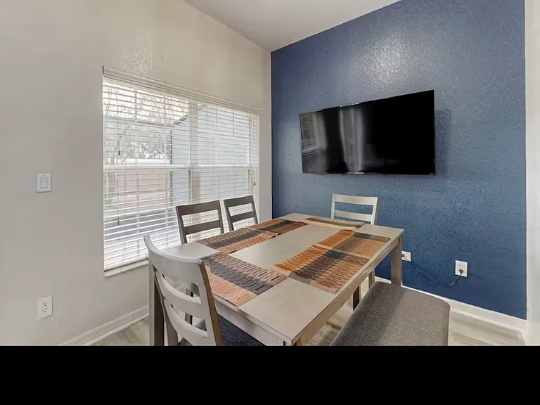 2466 Caravelle Cir — Photo 3