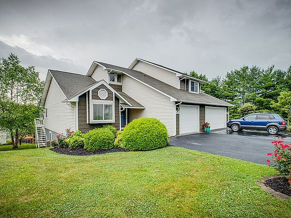 2nd image of 221 Brook Ln
