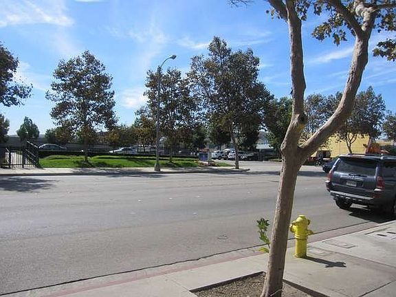 5th image of 1343 W Holt Ave
