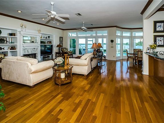 5th image of 363 Oceanview Ave