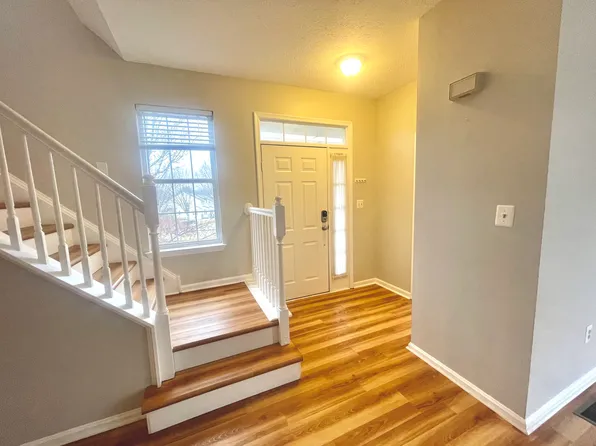 898 N Waterford Ln, Wilmington, DE 19808