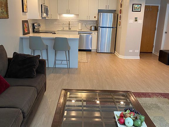 3rd image of 211 E Ohio St APT 1609