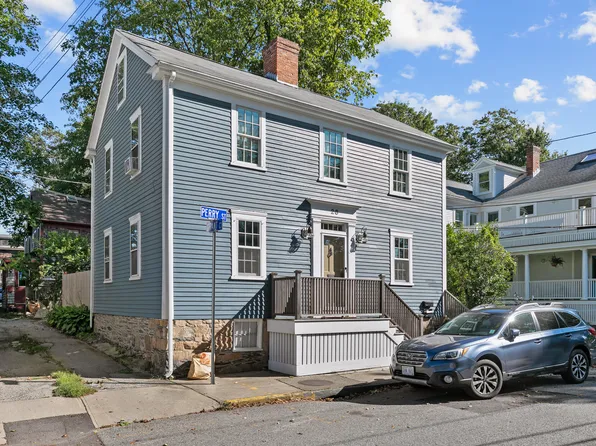 26 Perry St #1, Newport, RI 02840