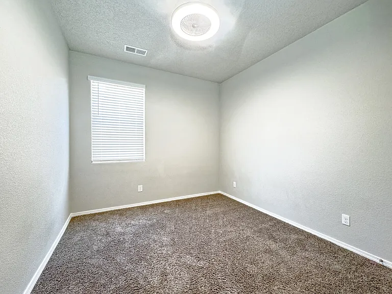 4143 Summit Park Rd NE — Photo 22
