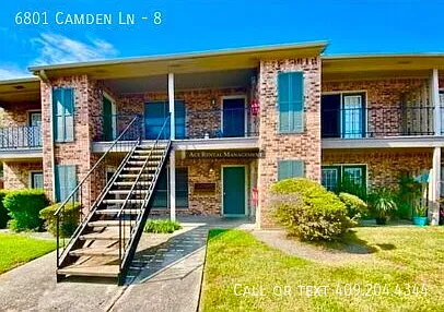 Discover comfortable living in this 1-bedroom, 1-bathroom condo at 6801 Camden Lane #8, Groves, TX. — Photo 1