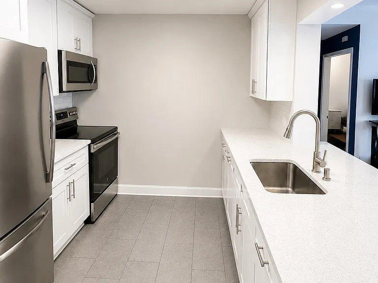 2303 City Pl — Photo 2
