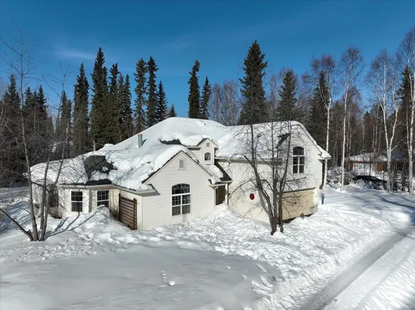 2950 Doughchee Ave, North Pole, AK 99705