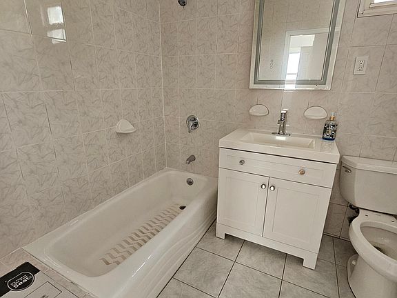 4th image of 2554 E 15th St Fl 2nd