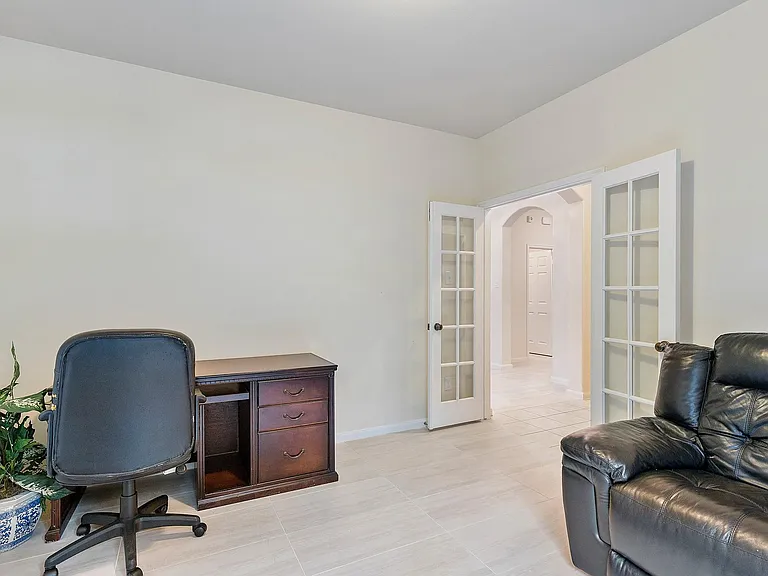 16911 Savannah Park Dr — Photo 17