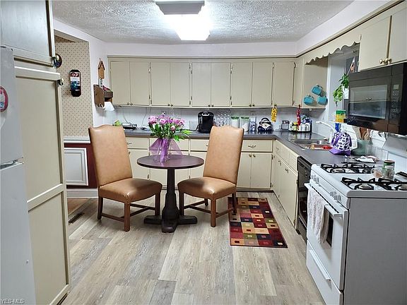 4th image of 5239 Bond Ave