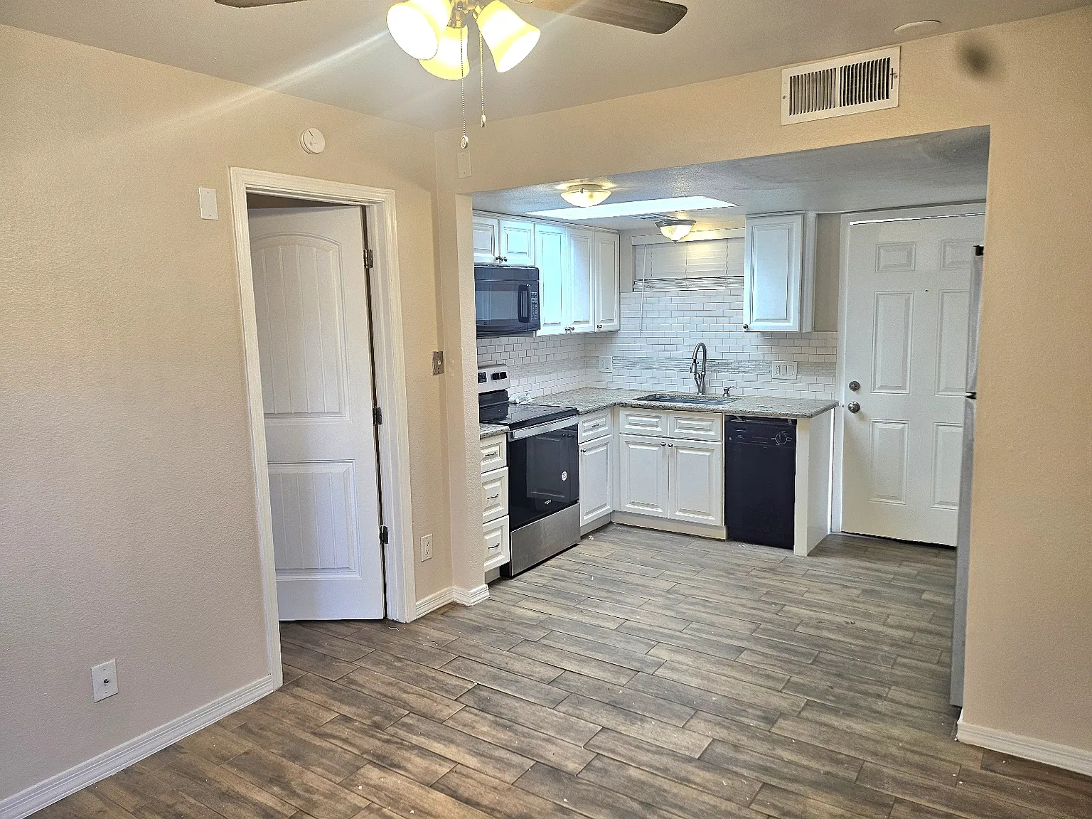 1 bed, 630 sqft, $875 — Photo 3