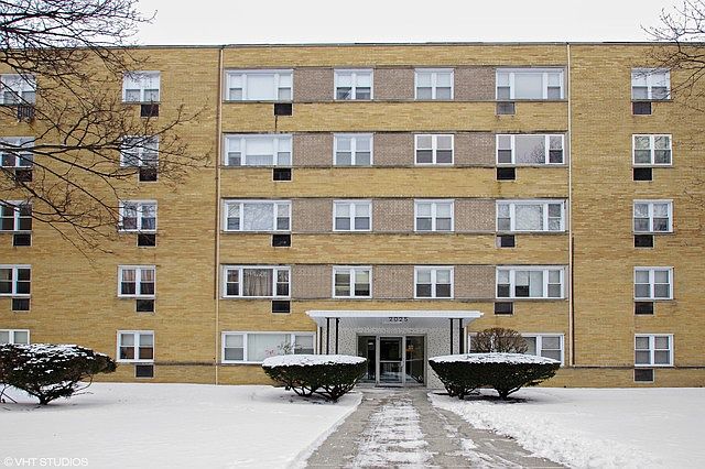 1st image of 2025 W Granville Ave APT 304