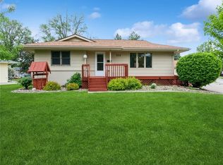 215 Northview Dr, Waukee, IA 50263