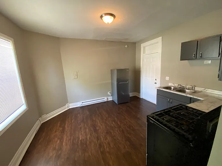 452 S Main St — Photo 12