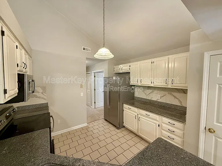 103 Miramar Ct — Photo 5