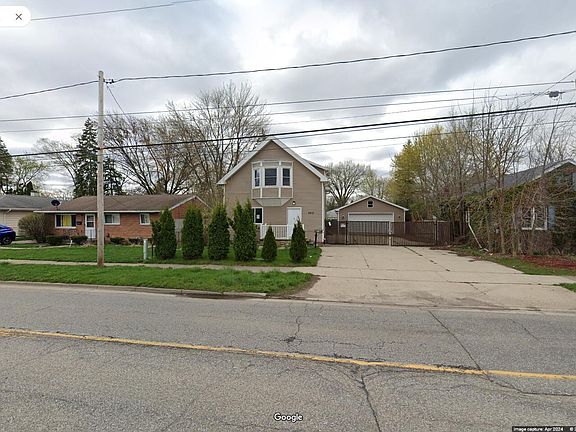 2nd image of 2413 Weiss St