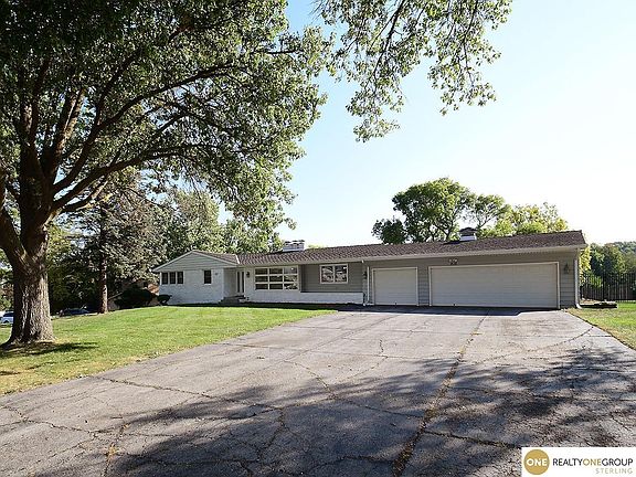 2nd image of 215 Heavenly Dr