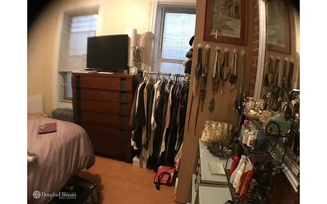 Rented by Douglas Elliman | media 29