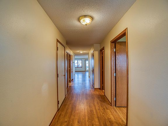3rd image of 3118 Maple Leaf Ct NW
