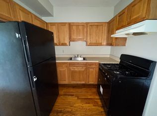 303 3rd St #3F, Elizabethport, NJ 07206