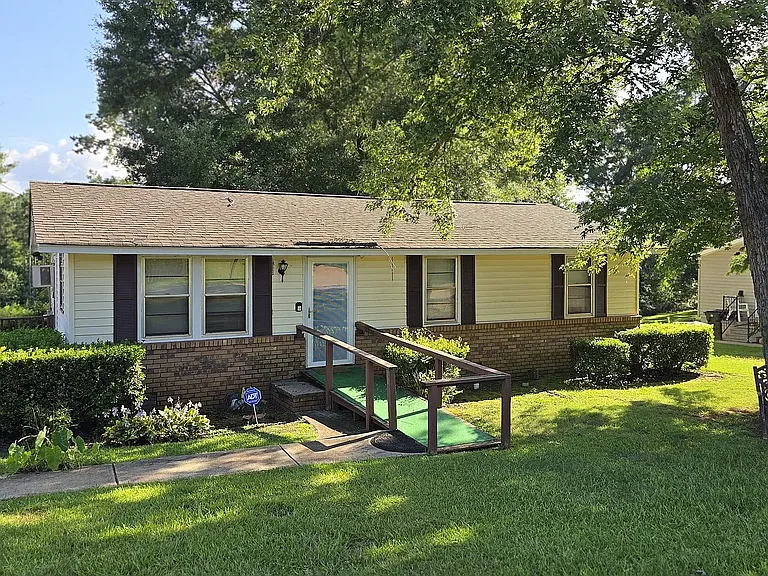 934 Clairmont Ave — Photo 18