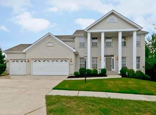 6540 Crescent View Dr, Saint Louis, MO 63129