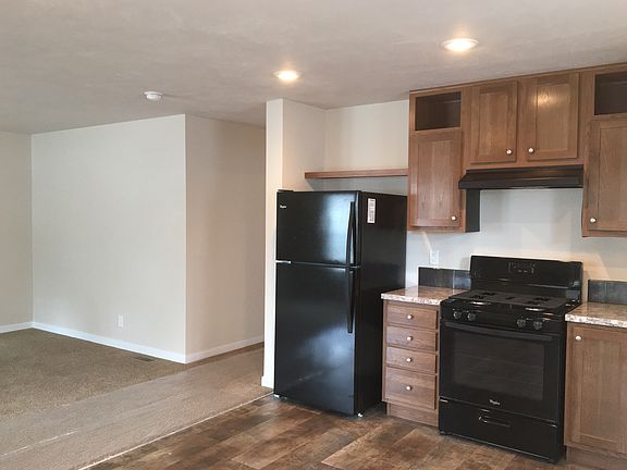 3rd image of 608 Hemlock Ct