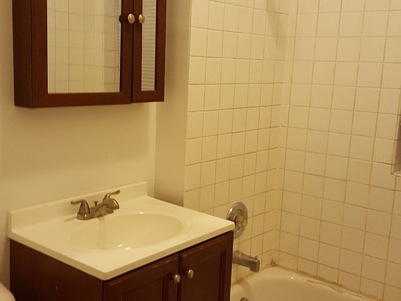 2nd image of 5174 S King Dr APT 1