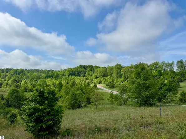 A5 & A9 E Kasson Rd #A5-a9, Maple City, MI 49664