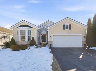 8 Highbury Ct, Galloway, NJ 08205