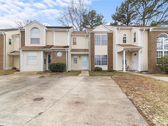 2nd image of 1220 Alder Court