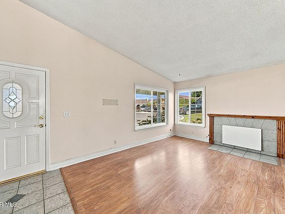 4th image of 2642 Gates Pl