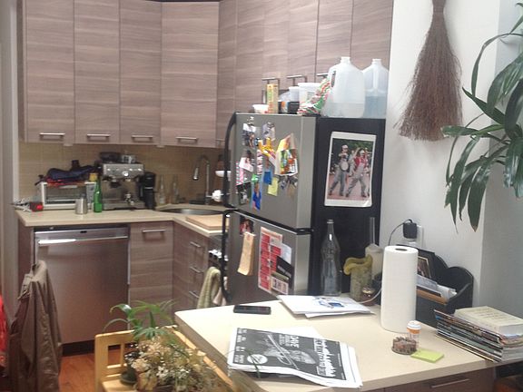 3rd image of 131 Dikeman St APT 3L