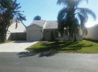 5844 Strawberry Lakes Cir, Lake Worth, FL 33463