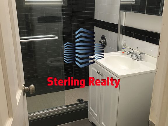 3rd image of 2371 28th St
