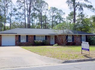 27 S Lancaster Rd, Savannah, GA 31410