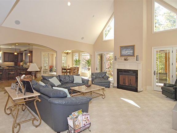 3rd image of 5245 Highlander Parkway
