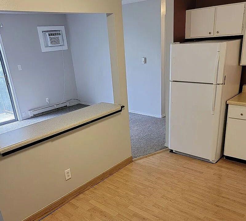 1st image of 1831 Fuller Rd APT 29