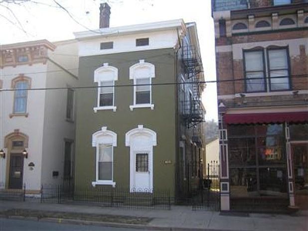 Building Photo 3