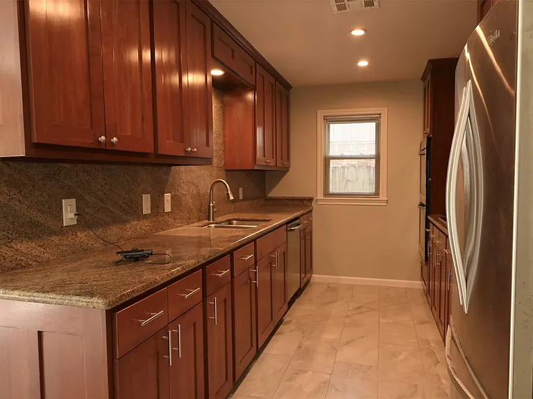 9810 Cliffwood Dr — Photo 22
