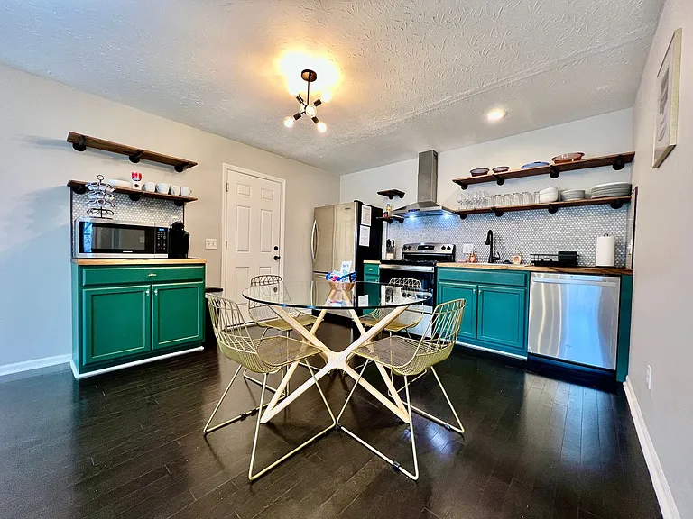 190 Overbrook Dr — Photo 6